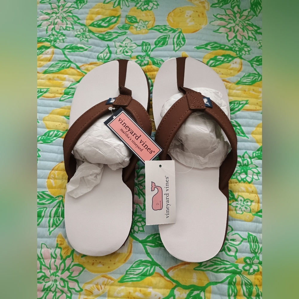 NWT Vineyard Vines Men's Leather Flip Flops - 9